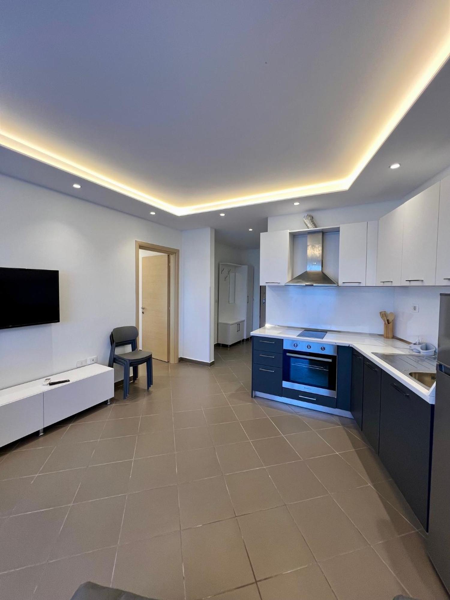 Summer Palace Apartment *